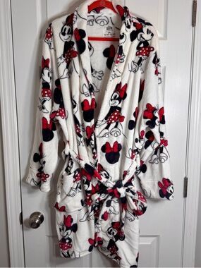 NWT Disney Primark Minnie Mouse White Plush Fleece Bathrobe 2XL.
